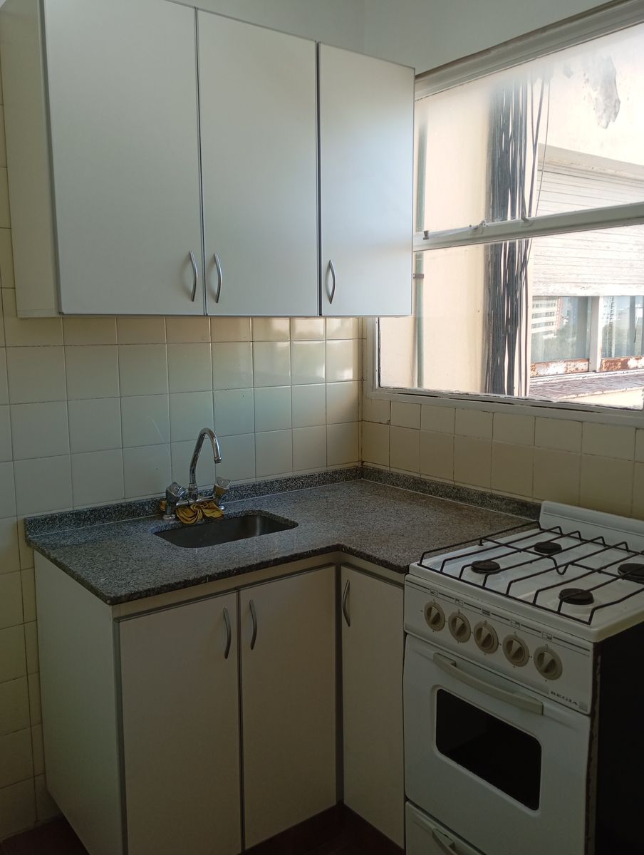 MONOAMBIENTE, CON COCINA INDEPENDIENTE EN ALQUILER - 7