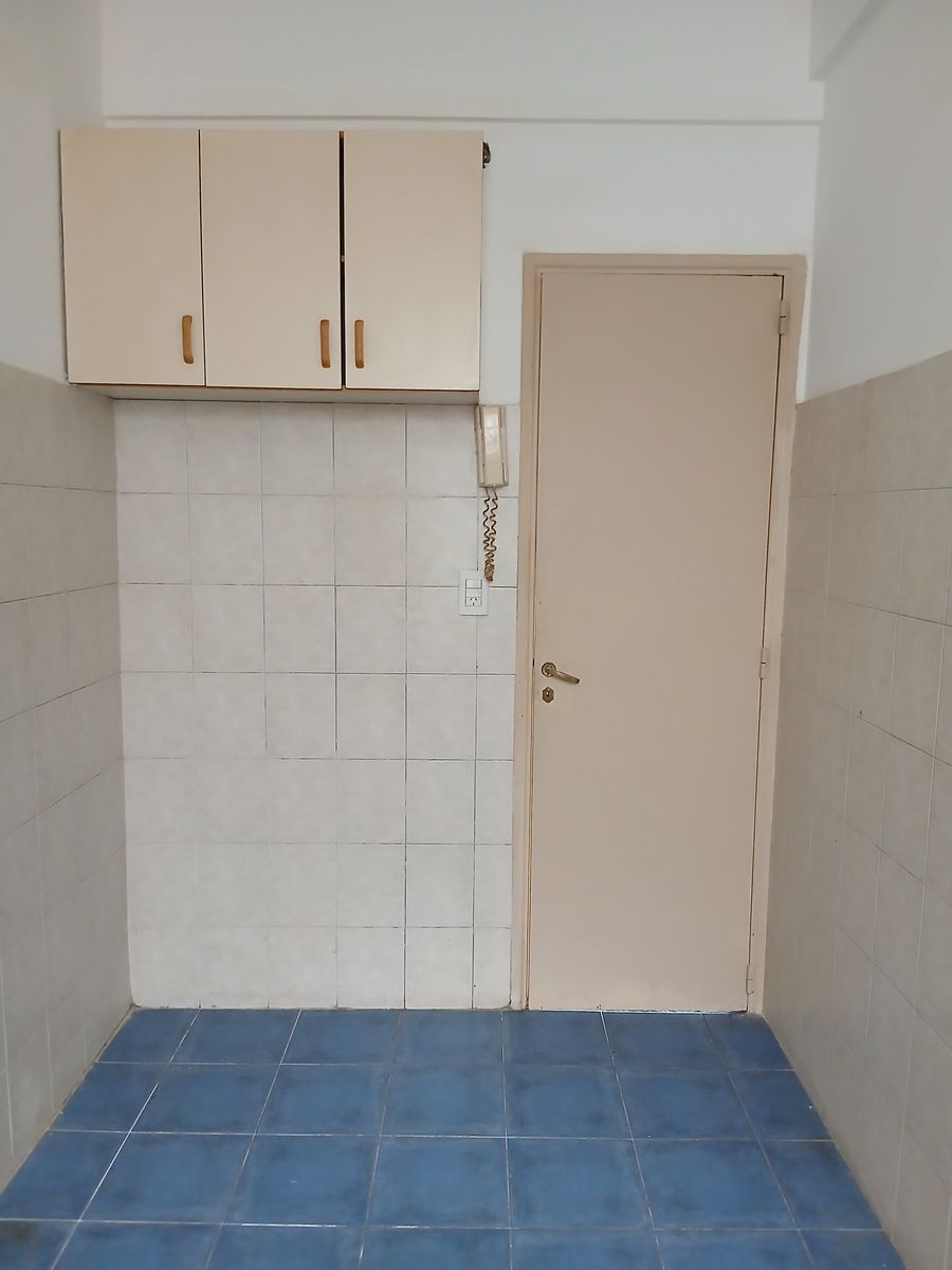 AMPLIO DEPARTAMENTO DE 2 AMBIENTES FRENTE A PLAZA VELEZ SARFIELD - 8
