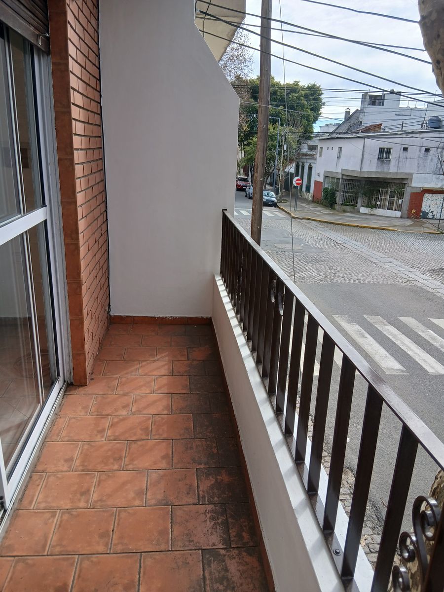 DUPLEX DE 3 AMBIENTES EN PRIMER PISO EN LA MEJOR ZONA RESIDENCIAL DE FLORESTA - 3