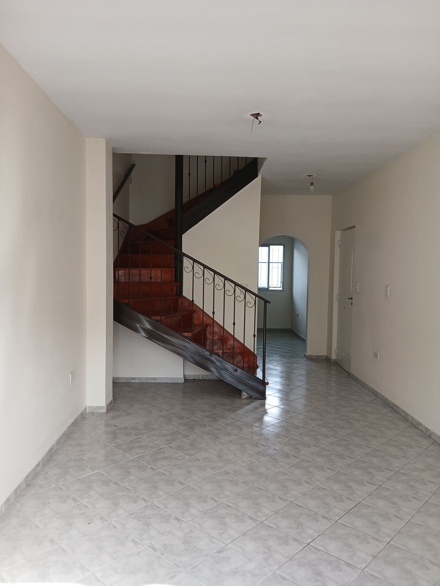 DUPLEX DE 3 AMBIENTES EN PRIMER PISO EN LA MEJOR ZONA RESIDENCIAL DE FLORESTA - 3