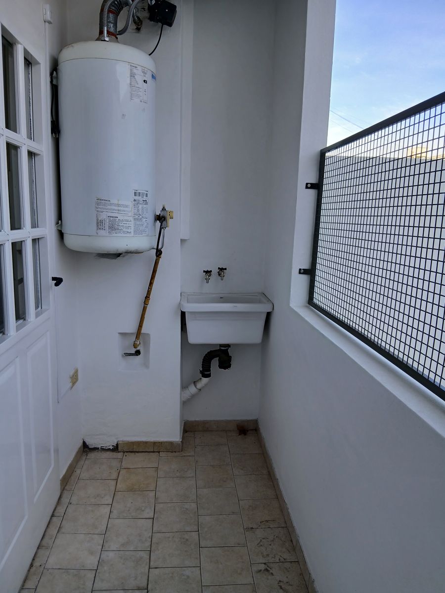 DUPLEX DE 3 AMBIENTES EN PRIMER PISO EN LA MEJOR ZONA RESIDENCIAL DE FLORESTA - 9