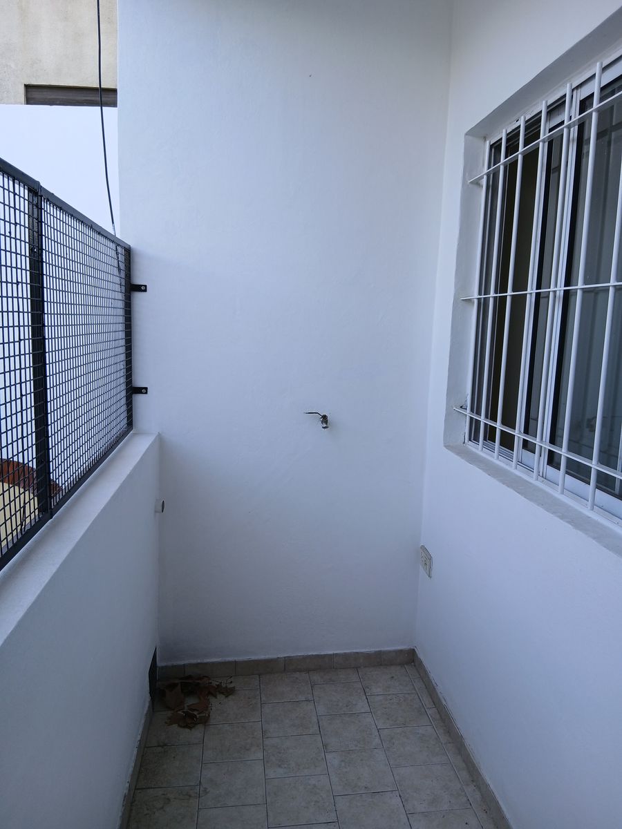 DUPLEX DE 3 AMBIENTES EN PRIMER PISO EN LA MEJOR ZONA RESIDENCIAL DE FLORESTA - 10