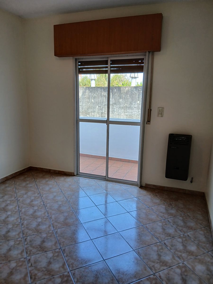 DUPLEX DE 3 AMBIENTES EN PRIMER PISO EN LA MEJOR ZONA RESIDENCIAL DE FLORESTA - 11