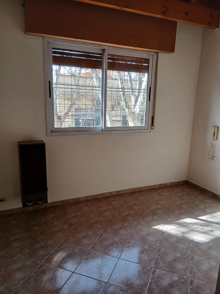 DUPLEX DE 3 AMBIENTES EN PRIMER PISO EN LA MEJOR ZONA RESIDENCIAL DE FLORESTA - 15