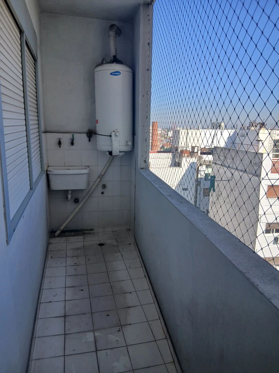 DEPARTAMENTO DE 2 AMBIENTES CON BALCON EN FLORESTA — foto 6