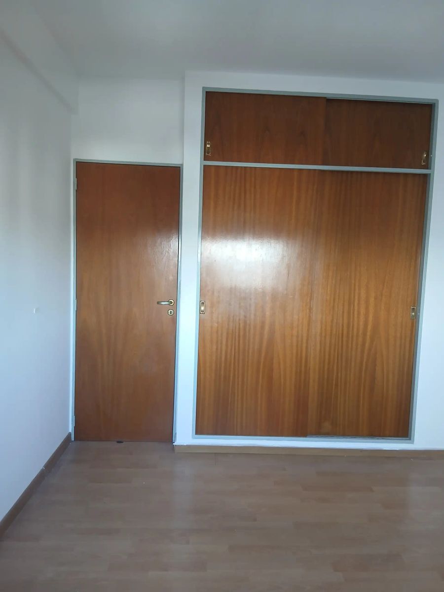 DEPARTAMENTO DE 2 AMBIENTES CON BALCON EN FLORESTA — foto 9