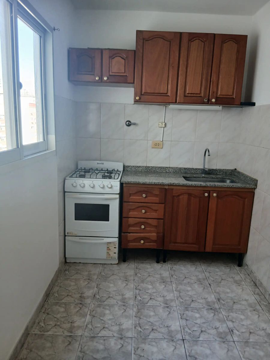 DEPARTAMENTO DE 2 AMBIENTES CON BALCON EN FLORESTA — foto 10
