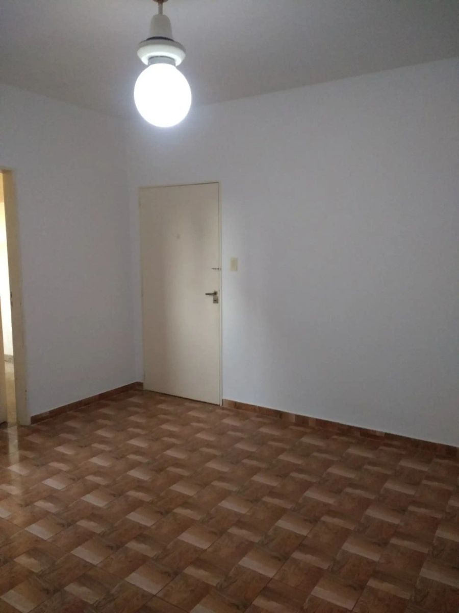 DEPARTAMENTO DE 2 AMBIENTES AMPLIOS EN FLORESTA - 3