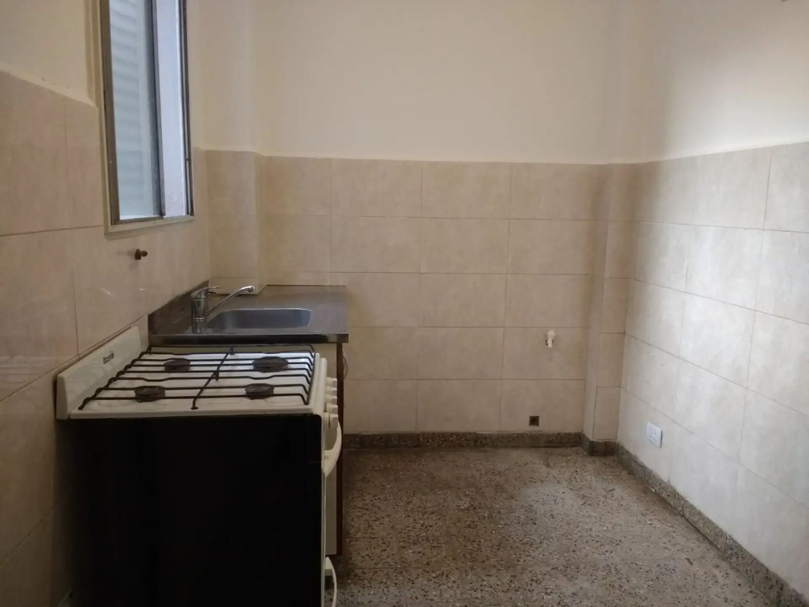 DEPARTAMENTO DE 2 AMBIENTES AMPLIOS EN FLORESTA - 6