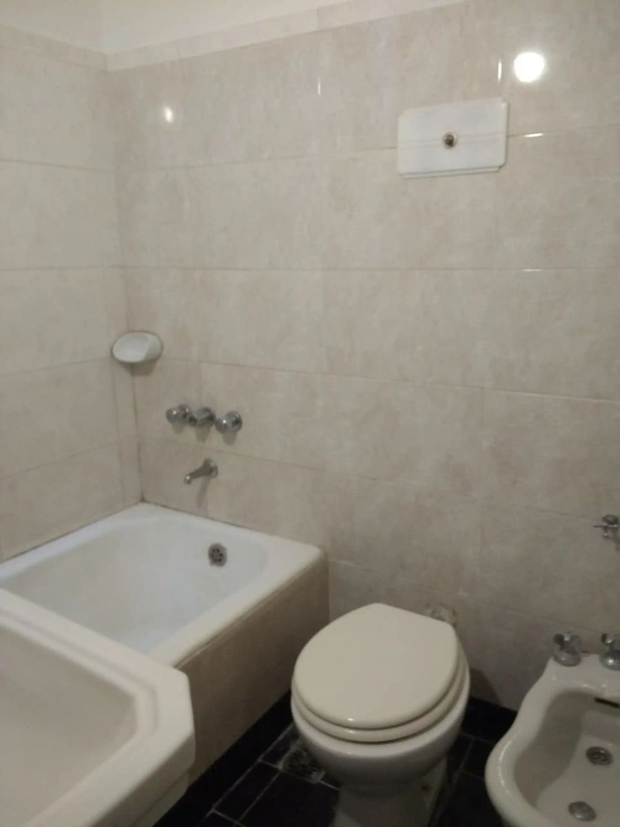 DEPARTAMENTO DE 2 AMBIENTES AMPLIOS EN FLORESTA - 7