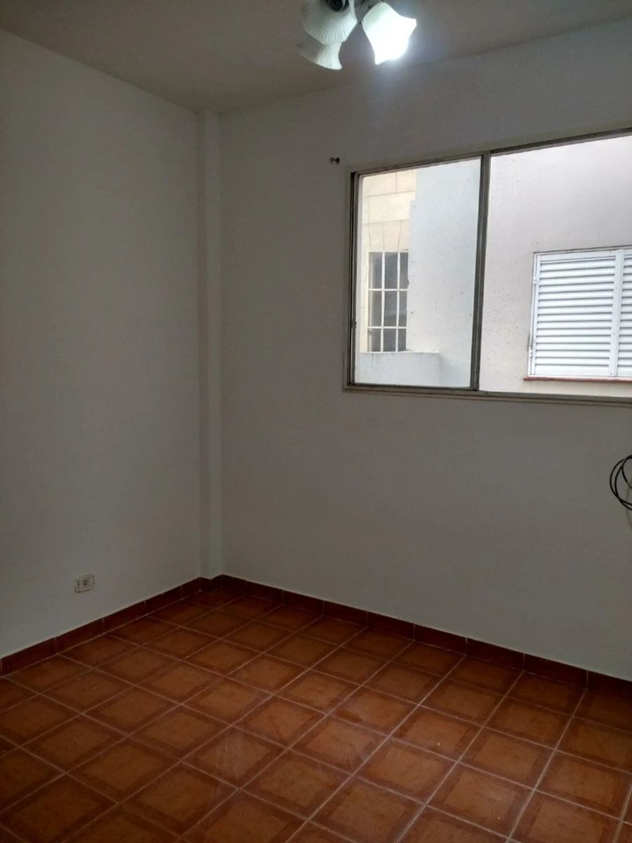 DEPARTAMENTO DE 2 AMBIENTES AMPLIOS EN FLORESTA - 12