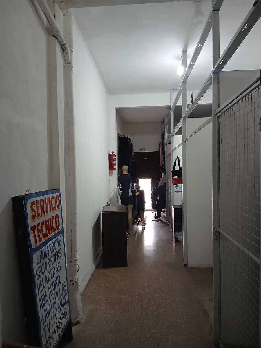 LOCAL EN ALQUILER EN ZONA DE EXPANSION COMERCIAL SOBRE AVENIDA RIVADAVIA - 4