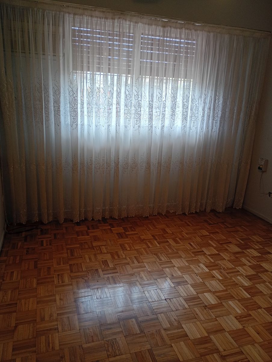 DEPARTAMENTO DE 4 AMBIENTES CON BALCON Y PATIO CUBIERTO EN FLORESTA — foto 8