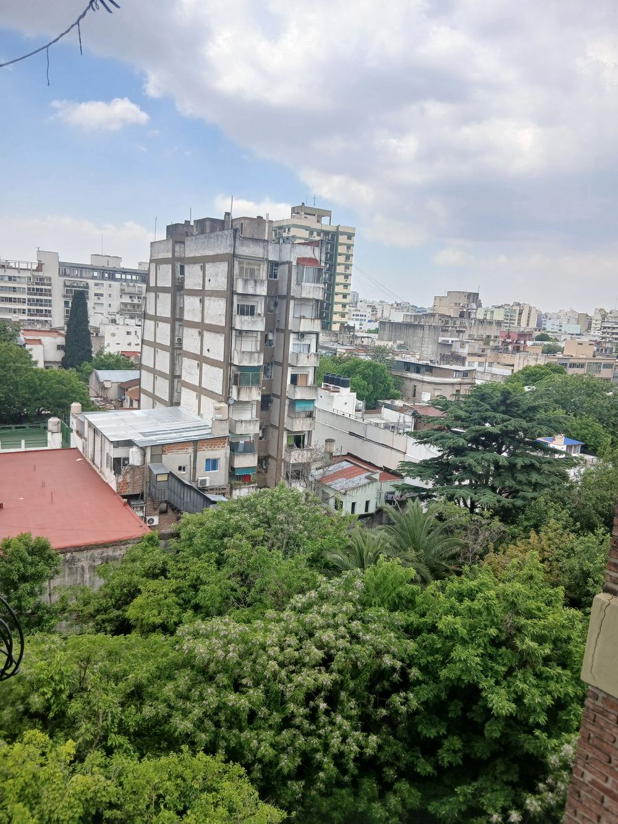 DEPARTAMENTO DE 3 AMBIENTES EN FLORESTA - 5