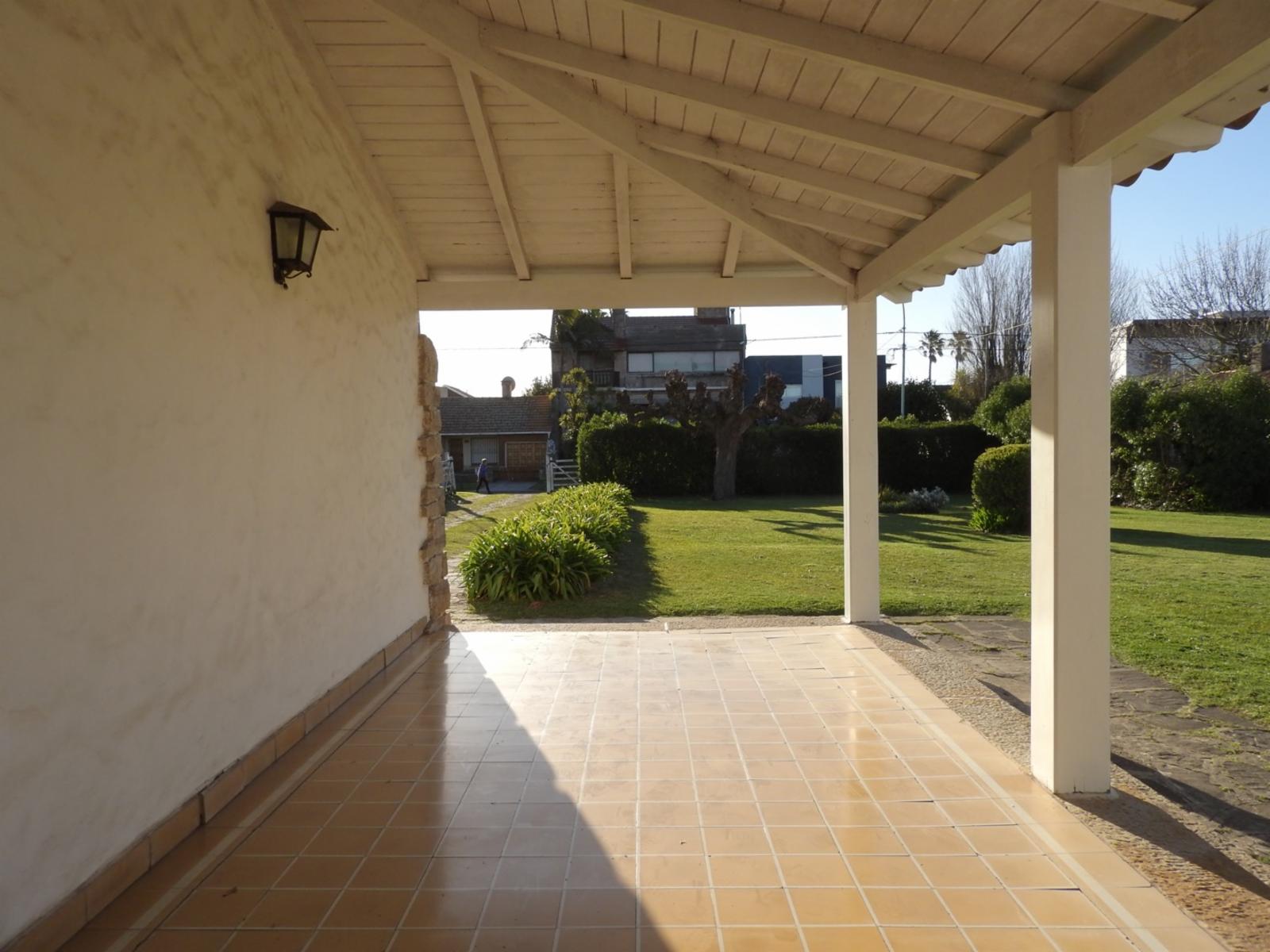 En Venta - Gran Chalet Apto Para Emprendimiento en Pleno Constitución — foto 13
