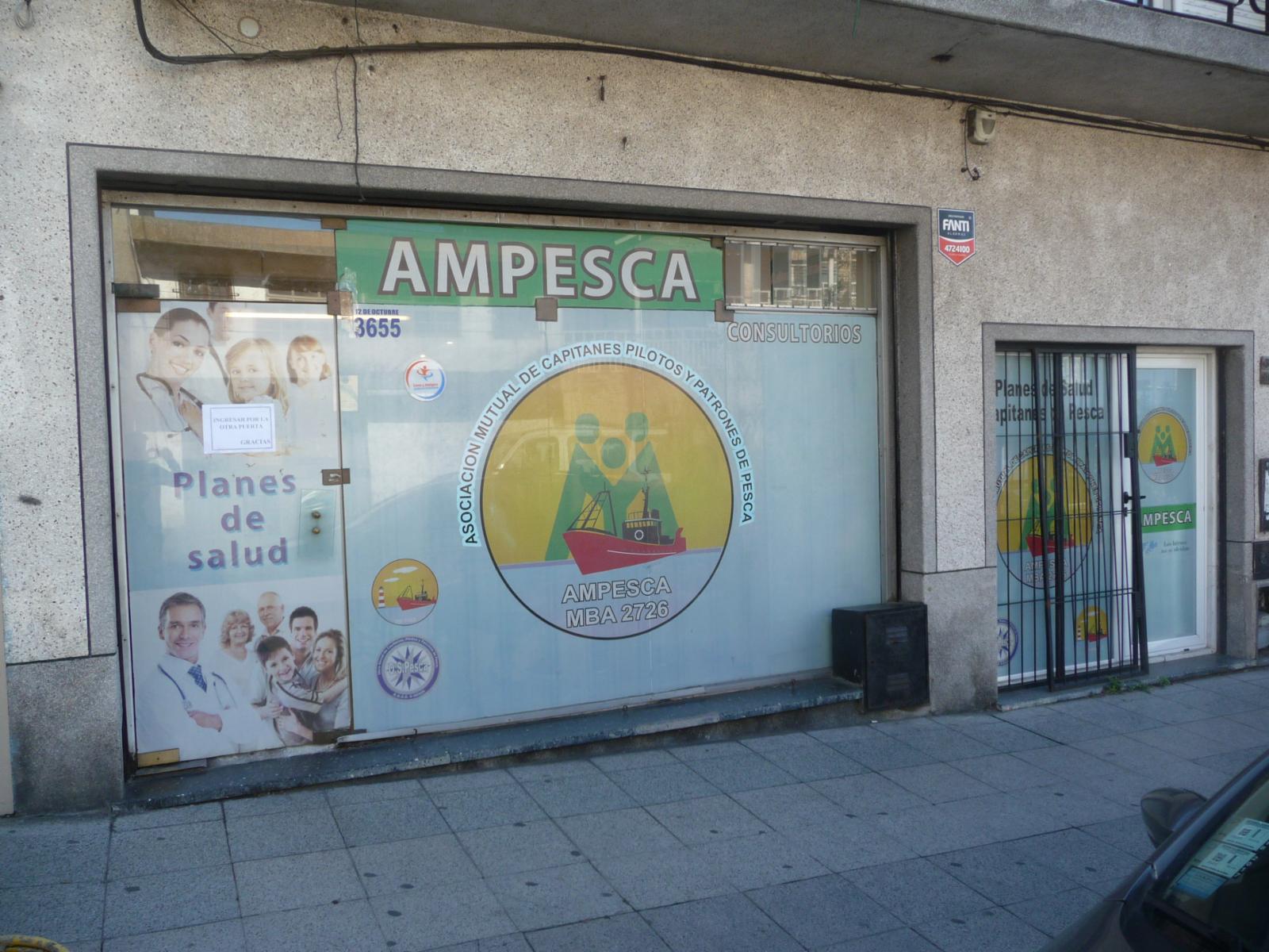 En Venta o Alquiler - Amplio Local a La Calle en Pleno Puerto