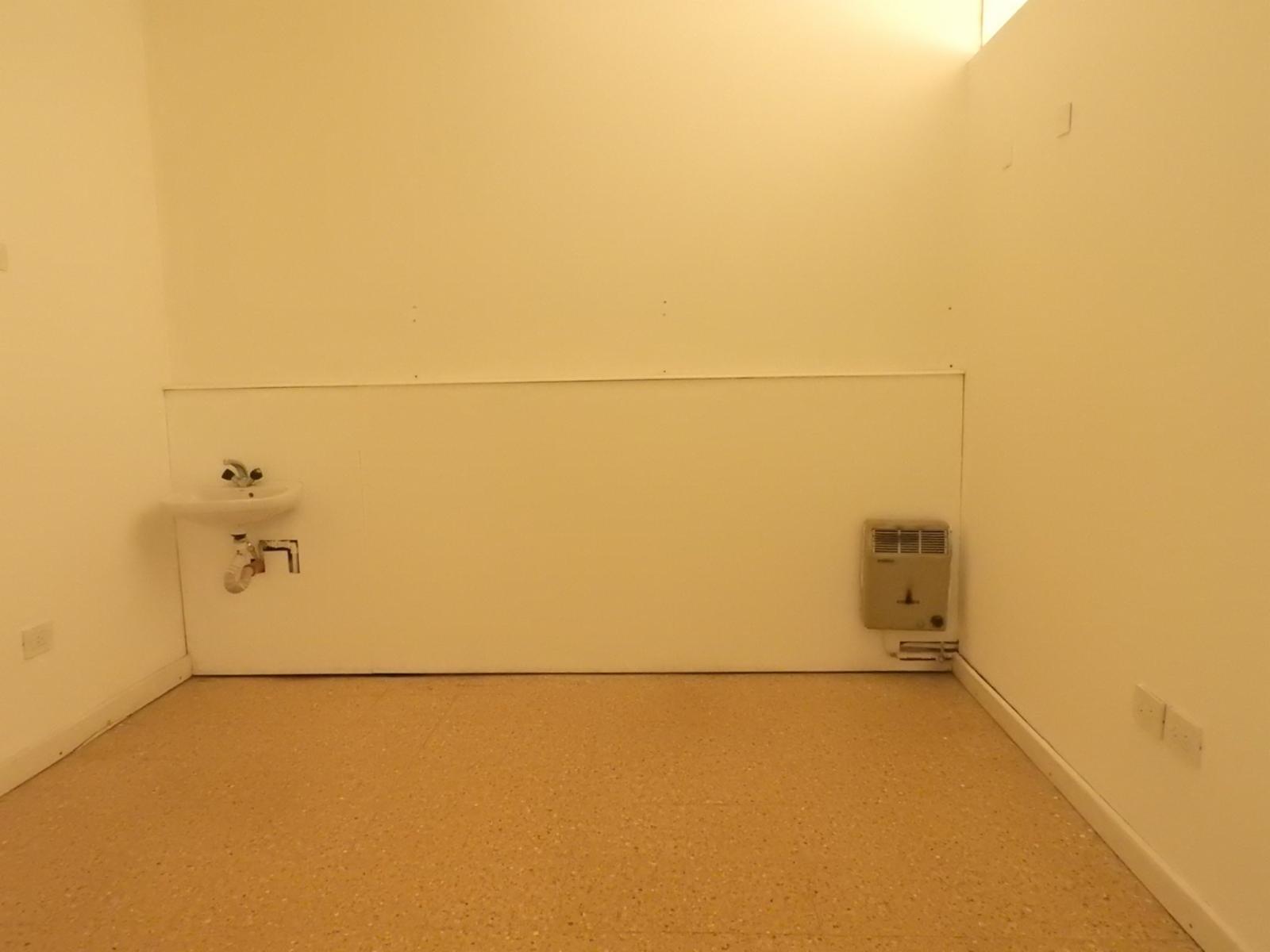 En Venta o Alquiler - Amplio Local a La Calle en Pleno Puerto — foto 4