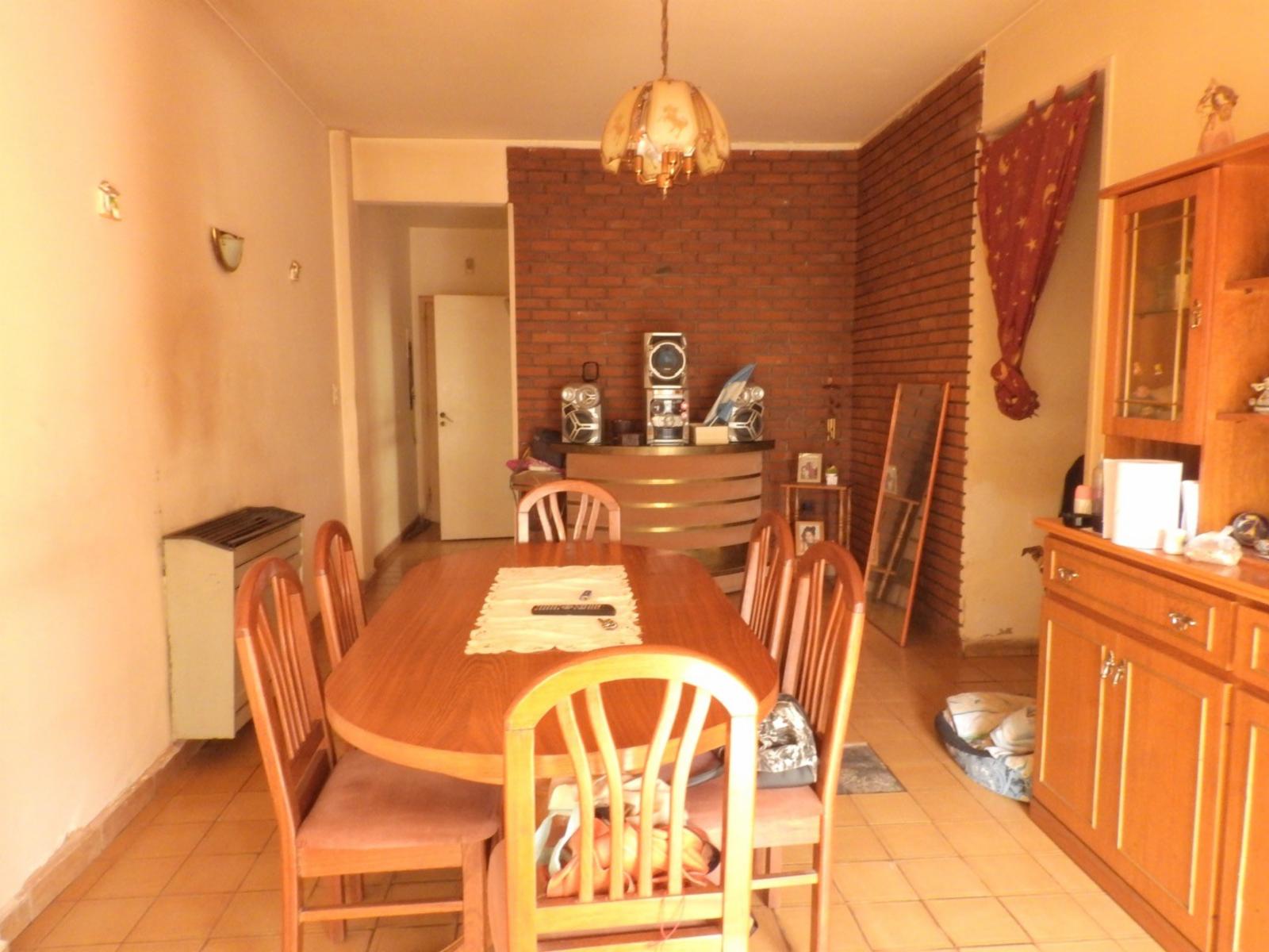 En Venta - Depto 4 Ambientes con Gran Balcón Terraza y Vista Lateral Al Mar en Centro