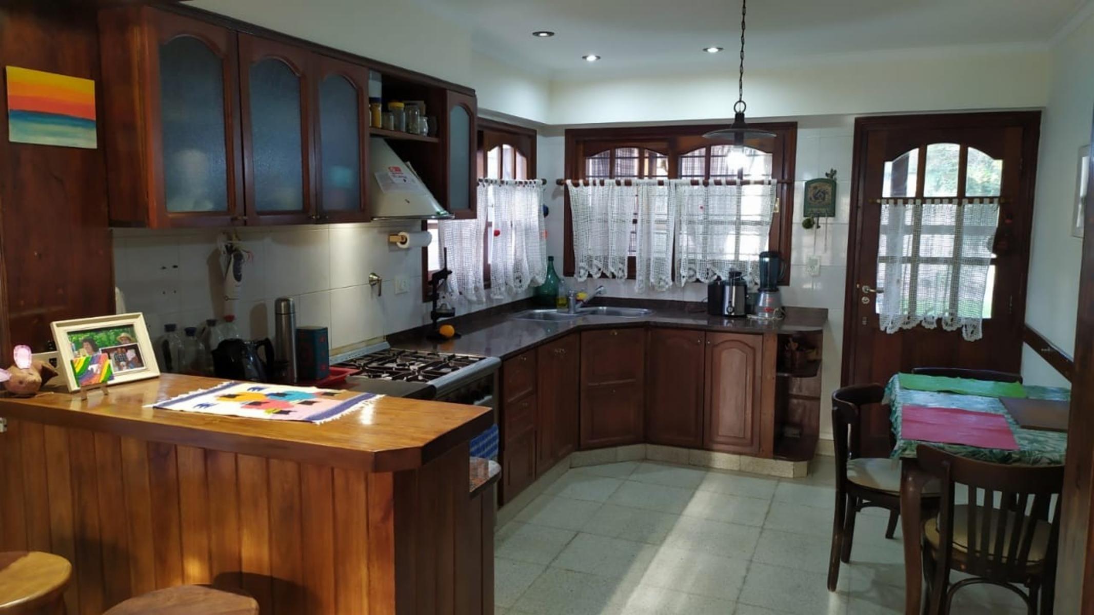 Chalet 5 Ambientes con Cochera y Parque en Venta en Colinas de Peralta Ramos — foto 6