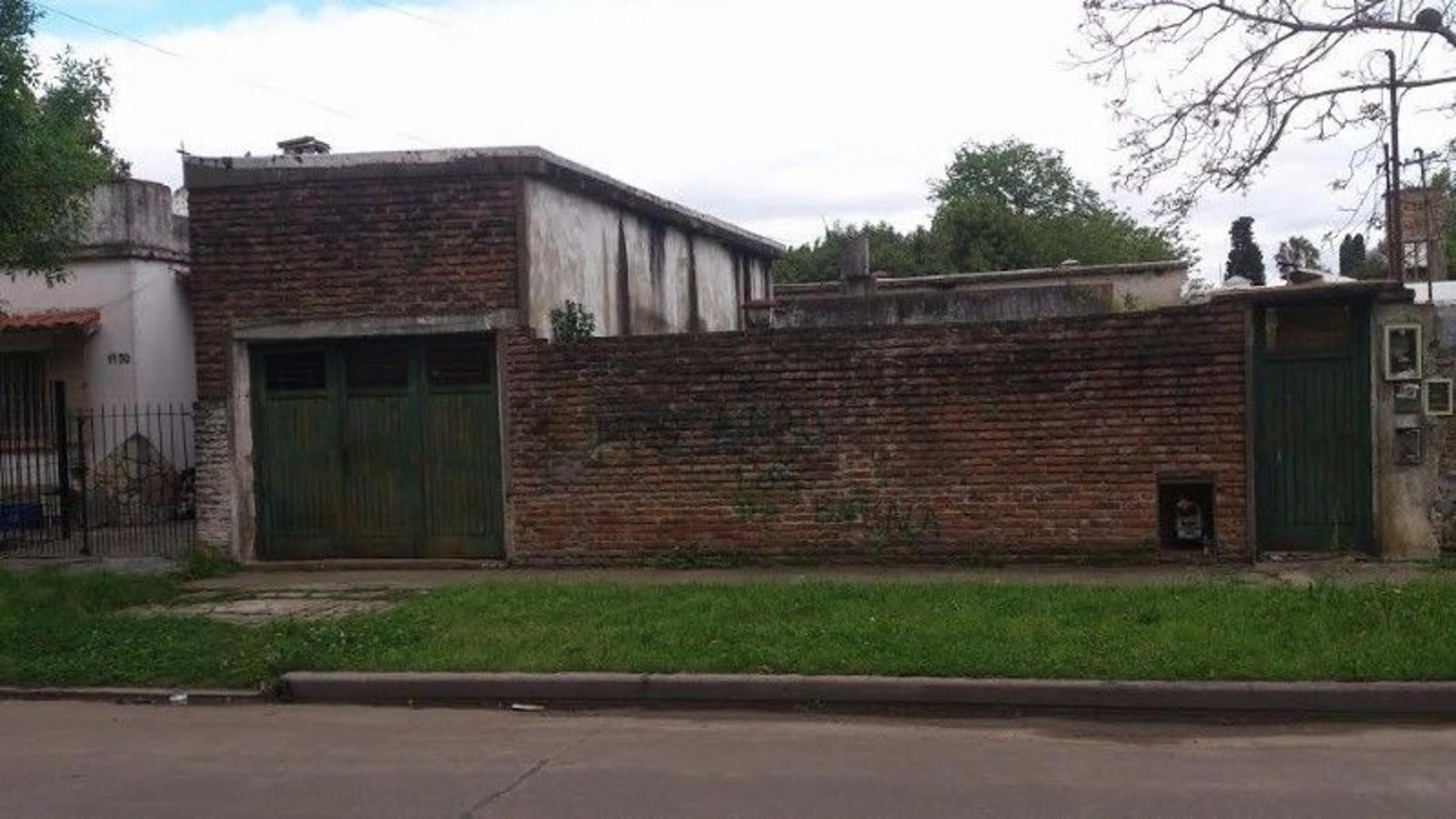 CASA 2 AMB EN ITUZAINGO. OPORTUNIDAD. COD.: 1040