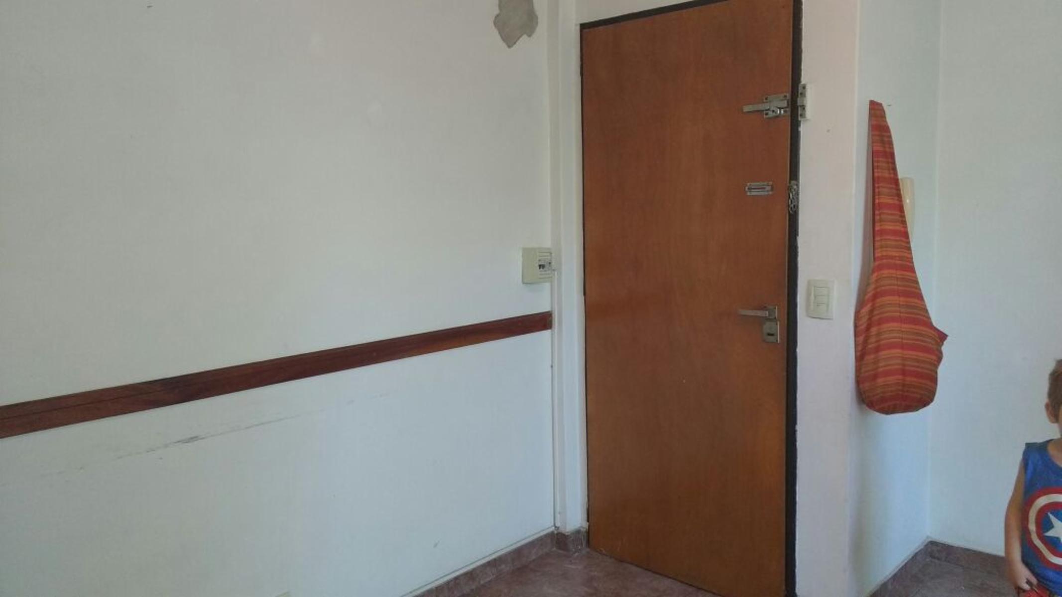 SE VENDE URGENTE DEPARTAMENTO EN MORON EXCELENTE UBICACION #APTOCREDITO — foto 4