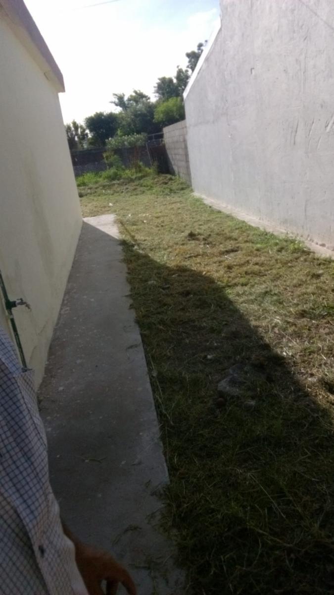 CIUDAD DE CORRAL DE BUSTOS PCIA DE CORDOBA. DUEÑO VENDE CASA DE TRES 3 AMBIENTES AMPLIOS ENTRADA DE COCHE. SOBRE LOTE DE 11X18 METROS EN ZONA RESIDENCIAL A 7 CUADRAS DEL CASINO PROVINCIAL DE CBA — foto 2