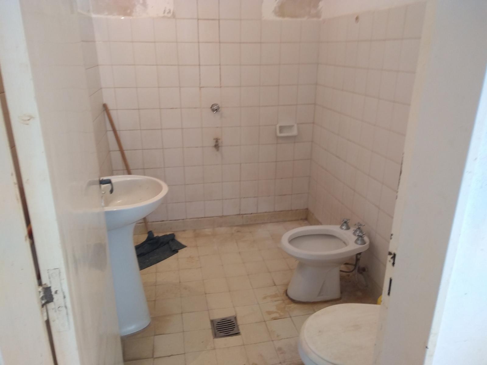 CIUDAD DE CORRAL DE BUSTOS PCIA DE CORDOBA. DUEÑO VENDE CASA DE TRES 3 AMBIENTES AMPLIOS ENTRADA DE COCHE. SOBRE LOTE DE 11X18 METROS EN ZONA RESIDENCIAL A 7 CUADRAS DEL CASINO PROVINCIAL DE CBA — foto 5