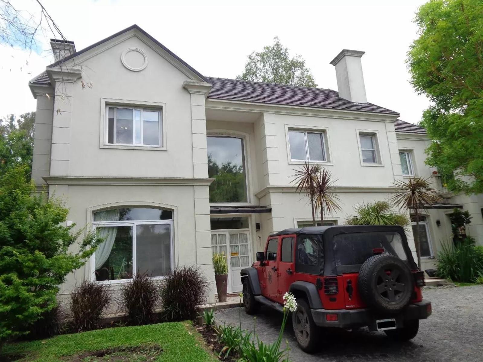 CASA EN VENTA EN FINCAS DE IRAOLA