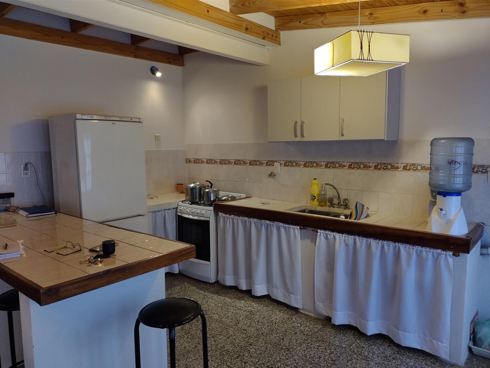VENTA CASA MAS GALPON EN VILLA ROSAS