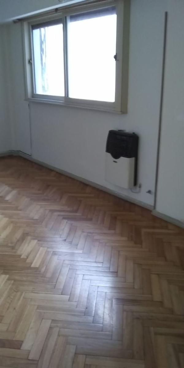 VENTA.Departamento.2 Ambientes. Parque Chacabuco. Limite con Caballito .CON RENTA.