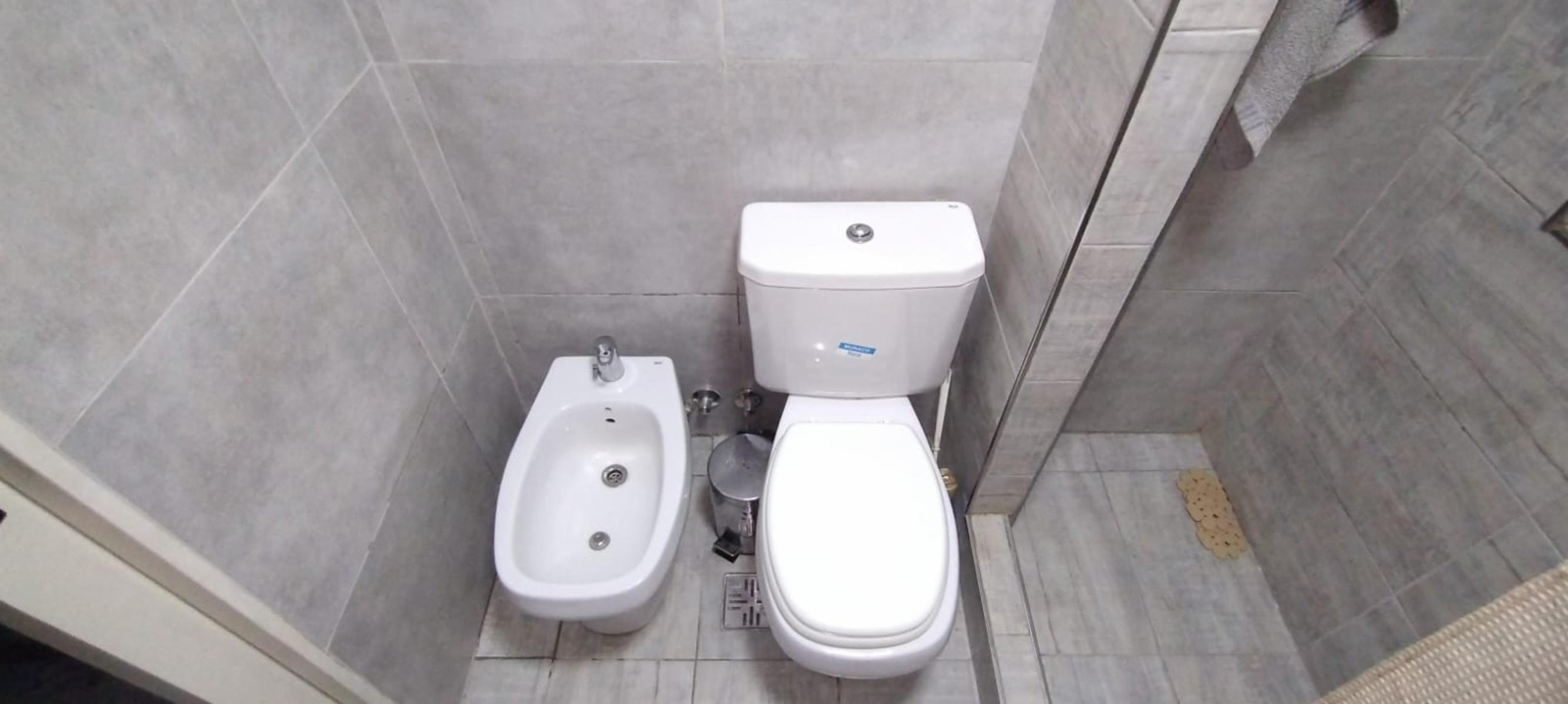 Departamento 3 mbientes. En monoblock grises. A 1 cuadras del campo del Liceo Militar — foto 4