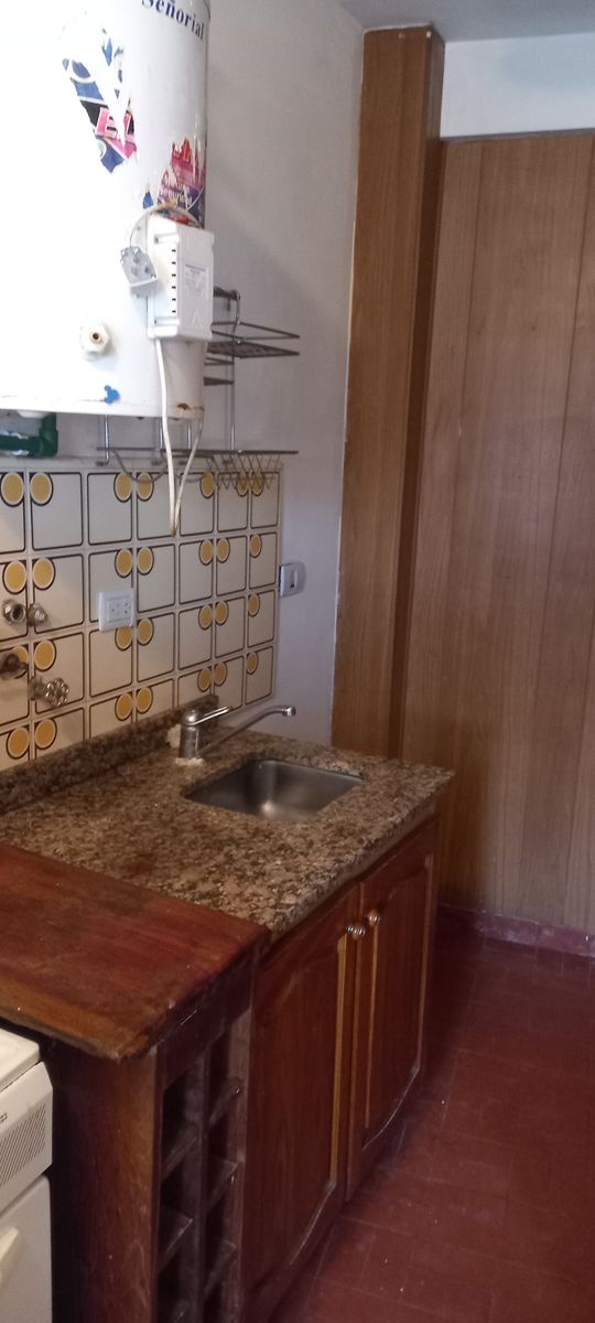 Departamento 1 1/2 ambientes en Planta Baja Al Frente. — foto 3