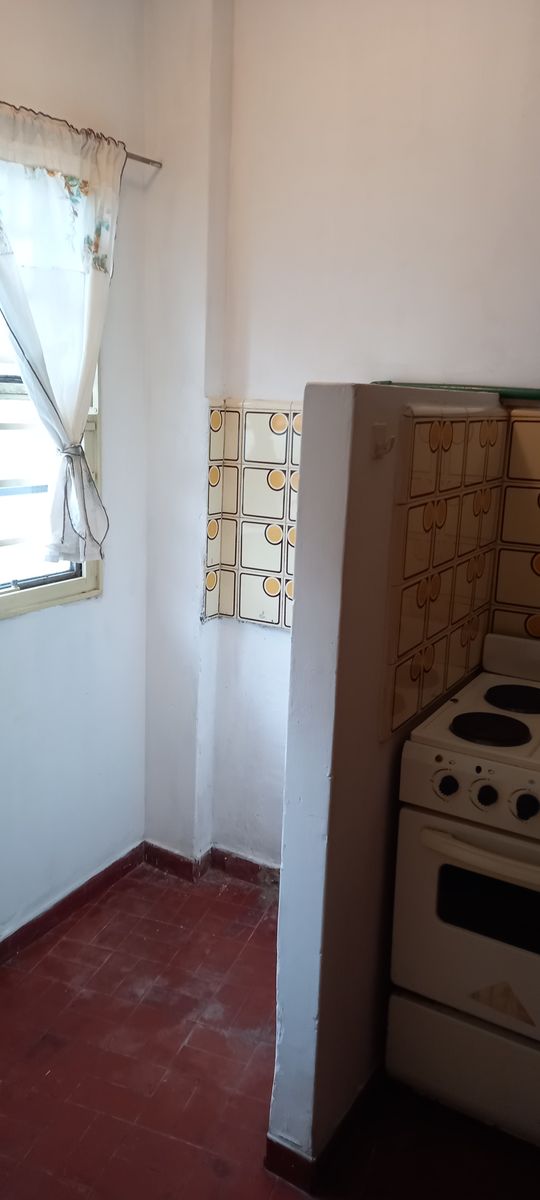 Departamento 1 1/2 ambientes en Planta Baja Al Frente. — foto 4