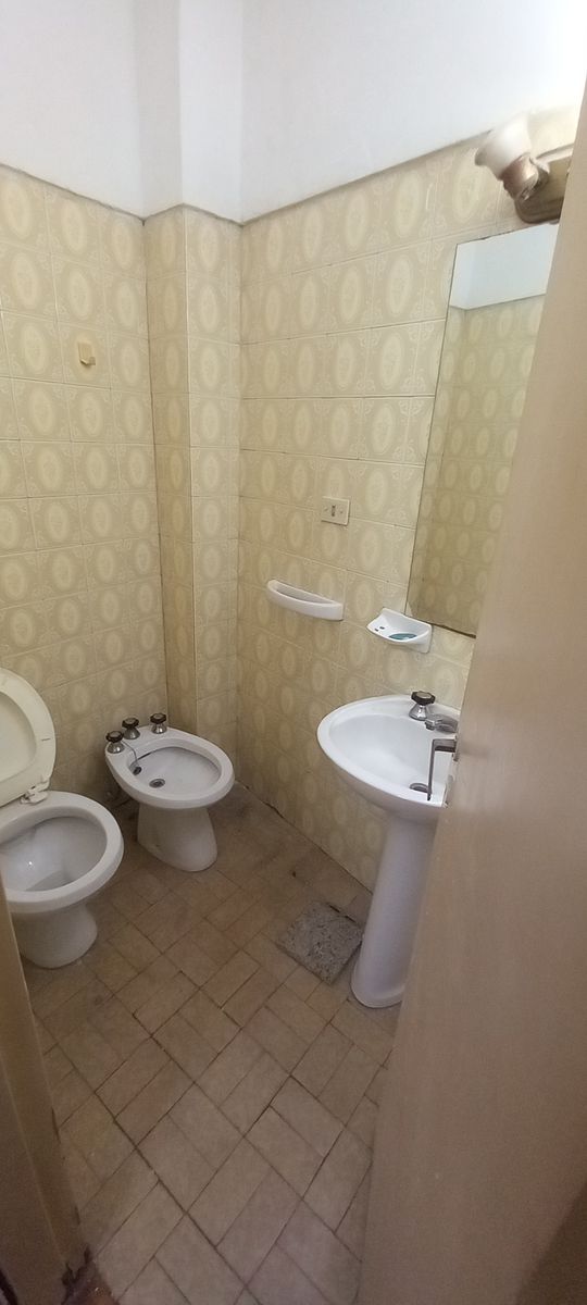 Departamento 1 1/2 ambientes en Planta Baja Al Frente. — foto 7