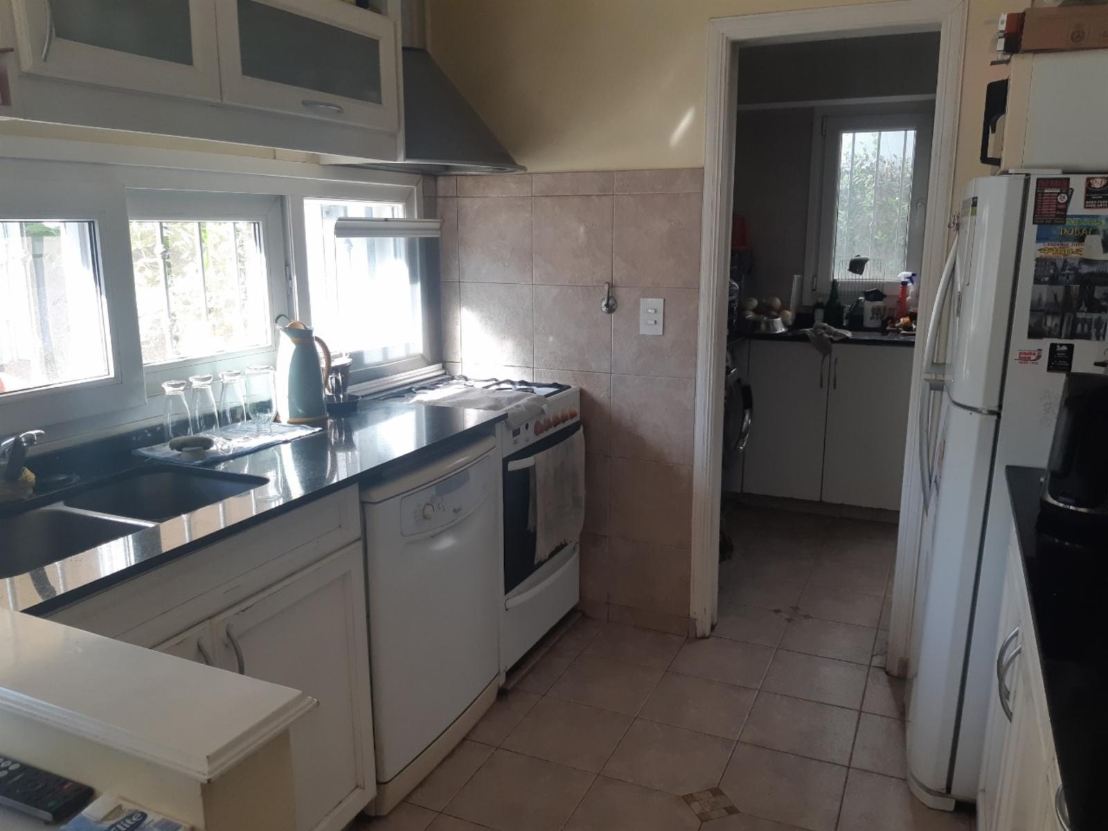 HAEDO NORTE EXCELENTE CASA, CONSTRUCCIÓN DE JERARQUÍA. FONDO LIBRE, PISCINA TERRAZA PARRILLA — foto 9