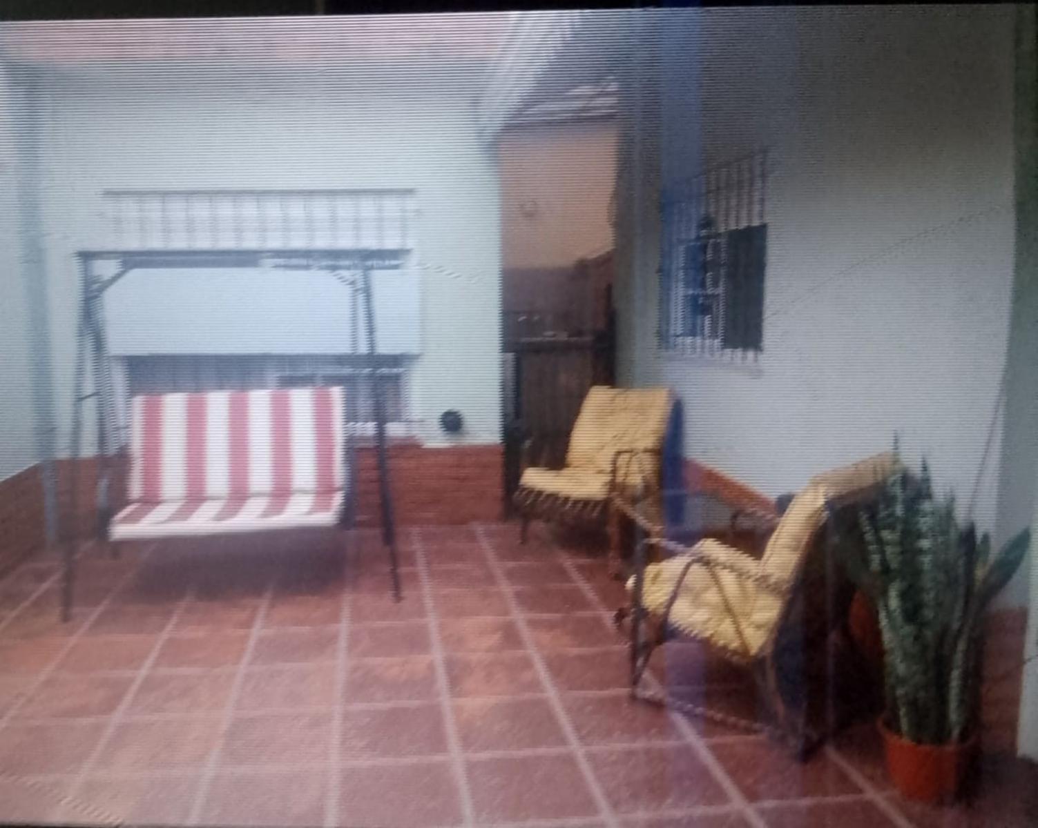 MORÓN. Hermosa Casa de 3 amb. muy amplios. 2 baños. garaje, fondo, yDepto, 2 amb. Todo en planta baja. Excel. ubicación, Oportunidad . — foto 10