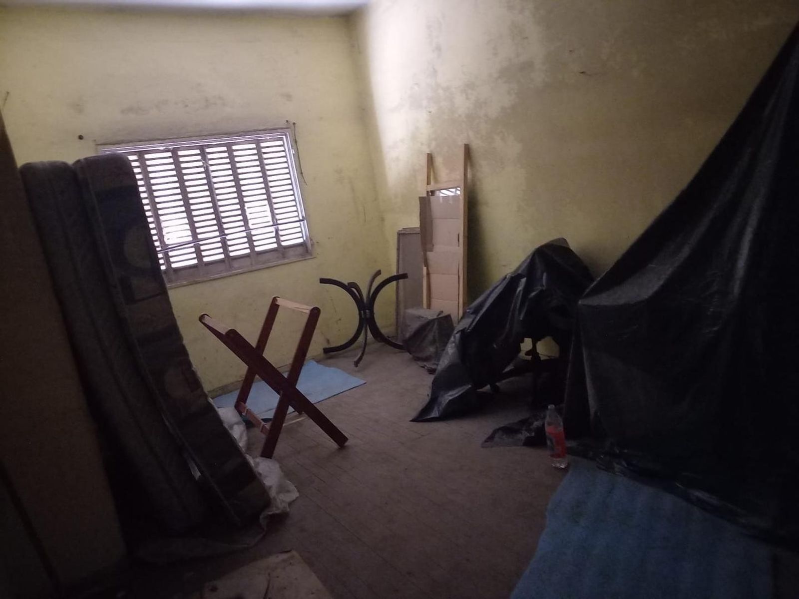 Haedo Norte. Casa en PH. 3 Amb. P. Baja Gran fondo libre. A refaccionar — foto 4