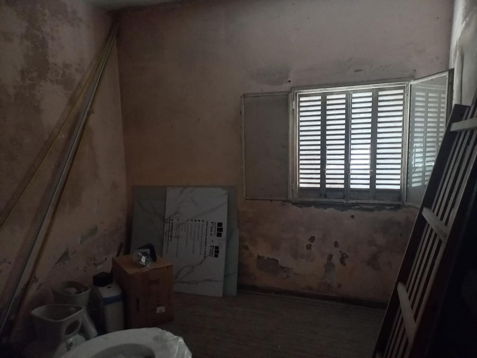 Haedo Norte. Casa en PH. 3 Amb. P. Baja Gran fondo libre. A refaccionar — foto 5