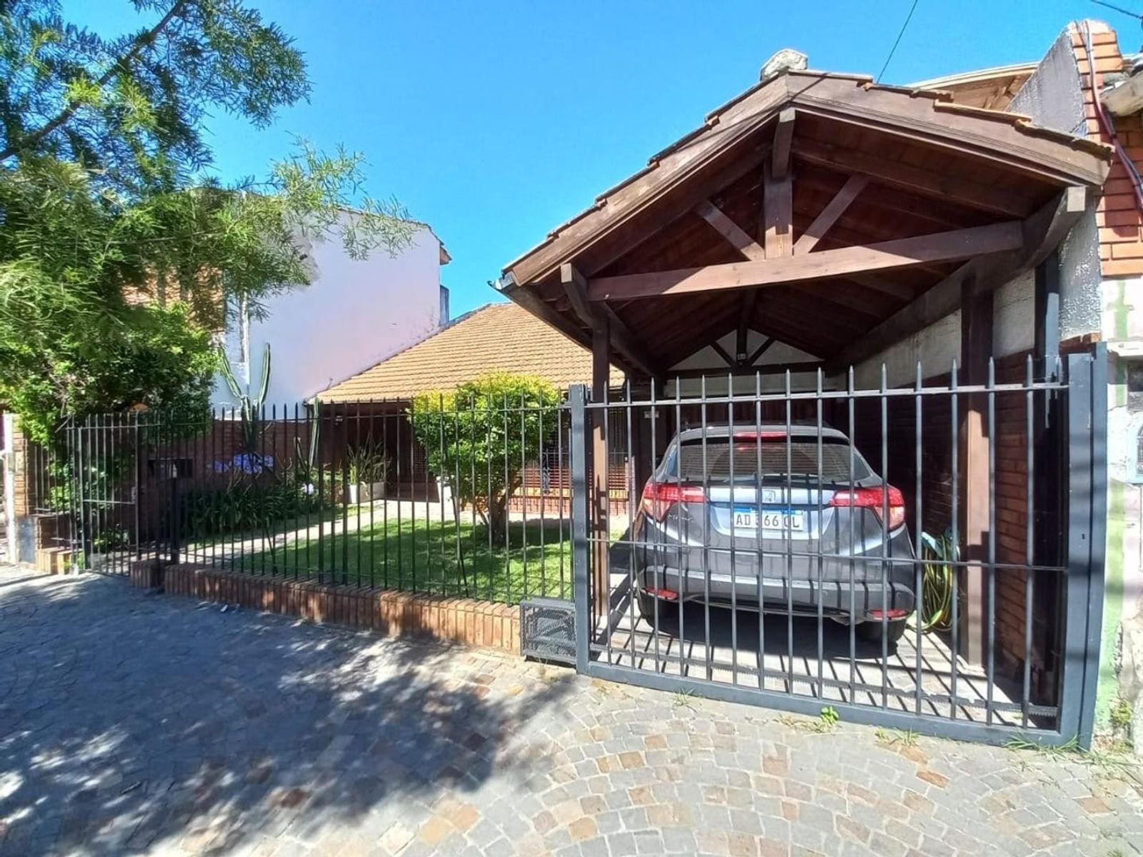 HAEDO. Importante Chalet en 1 planta 4 amb gran fondo Piscina Quinc — foto 2