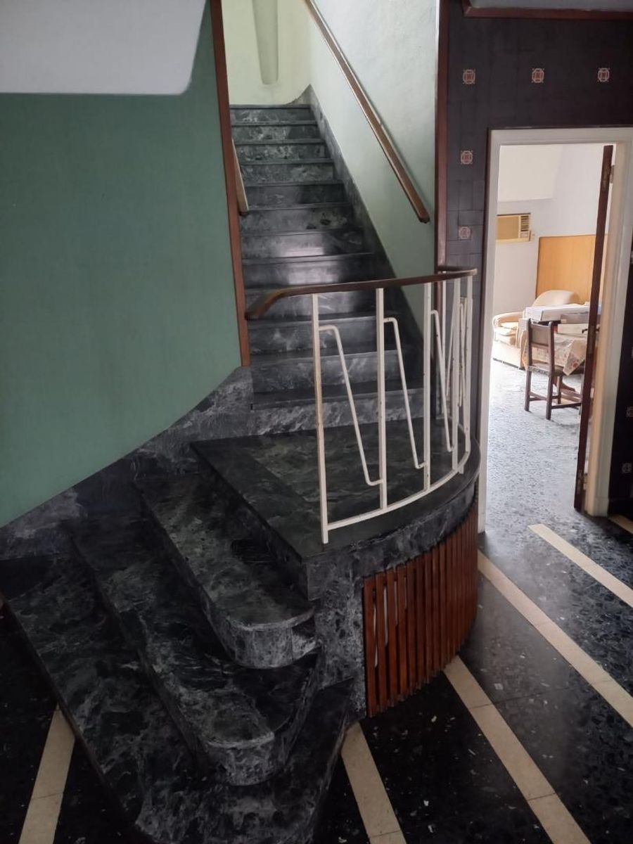 Gran Casa Sólida Construcc. 5 amb gje múltiple piscina. V. Sarmiento — foto 6