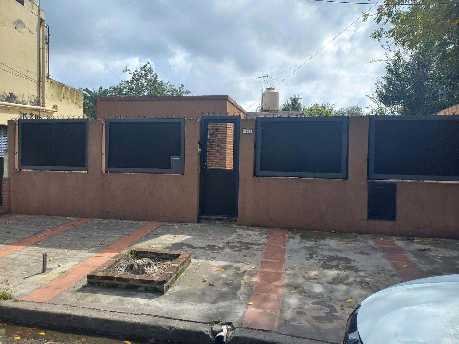 Cómoda CASA 4 Amb. 1 planta Fte, a Plaza &quot La Rotonda&quot El Palomar — foto 2