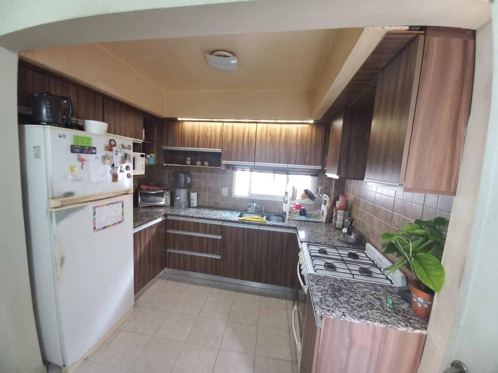 Cómoda CASA 4 Amb. 1 planta Fte, a Plaza &quot La Rotonda&quot El Palomar — foto 7