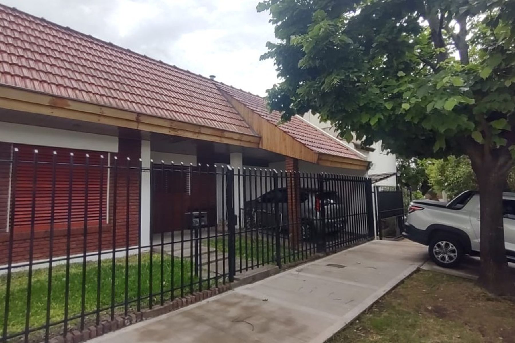 Casa en Venta 3 Ambientes Garaje Fondo Quincho Morón — foto 13
