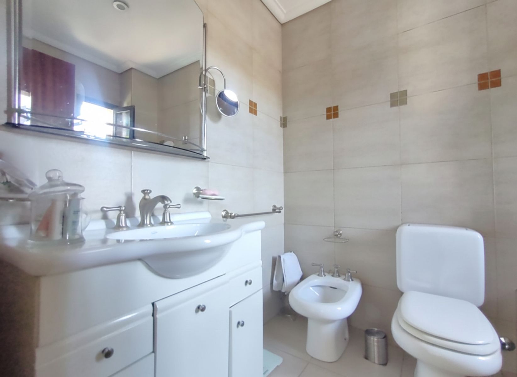Chalet en Venta 5 amb 3 cocheras Piscina y Parque Villa Luzuriaga — foto 2