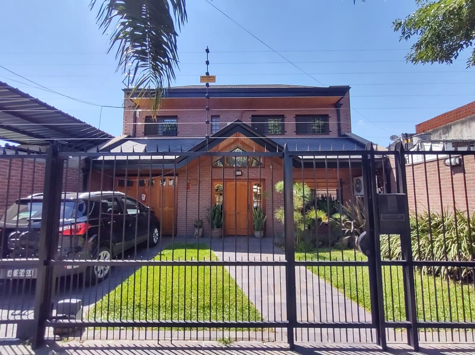 Chalet en Venta 5 amb 3 cocheras Piscina y Parque Villa Luzuriaga — foto 4