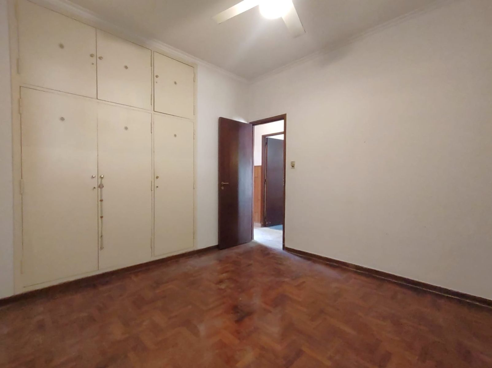 Casa en Venta 4 Amb. Bº Guemes una planta garaje jardín — foto 11