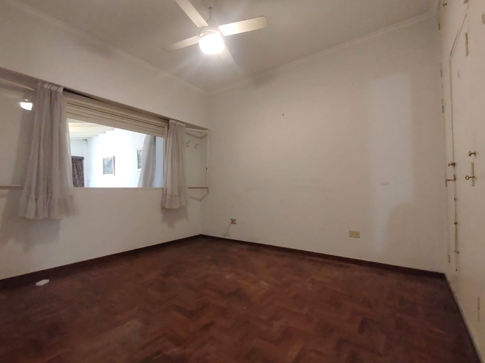 Casa en Venta 4 Amb. Bº Guemes una planta garaje jardín — foto 12