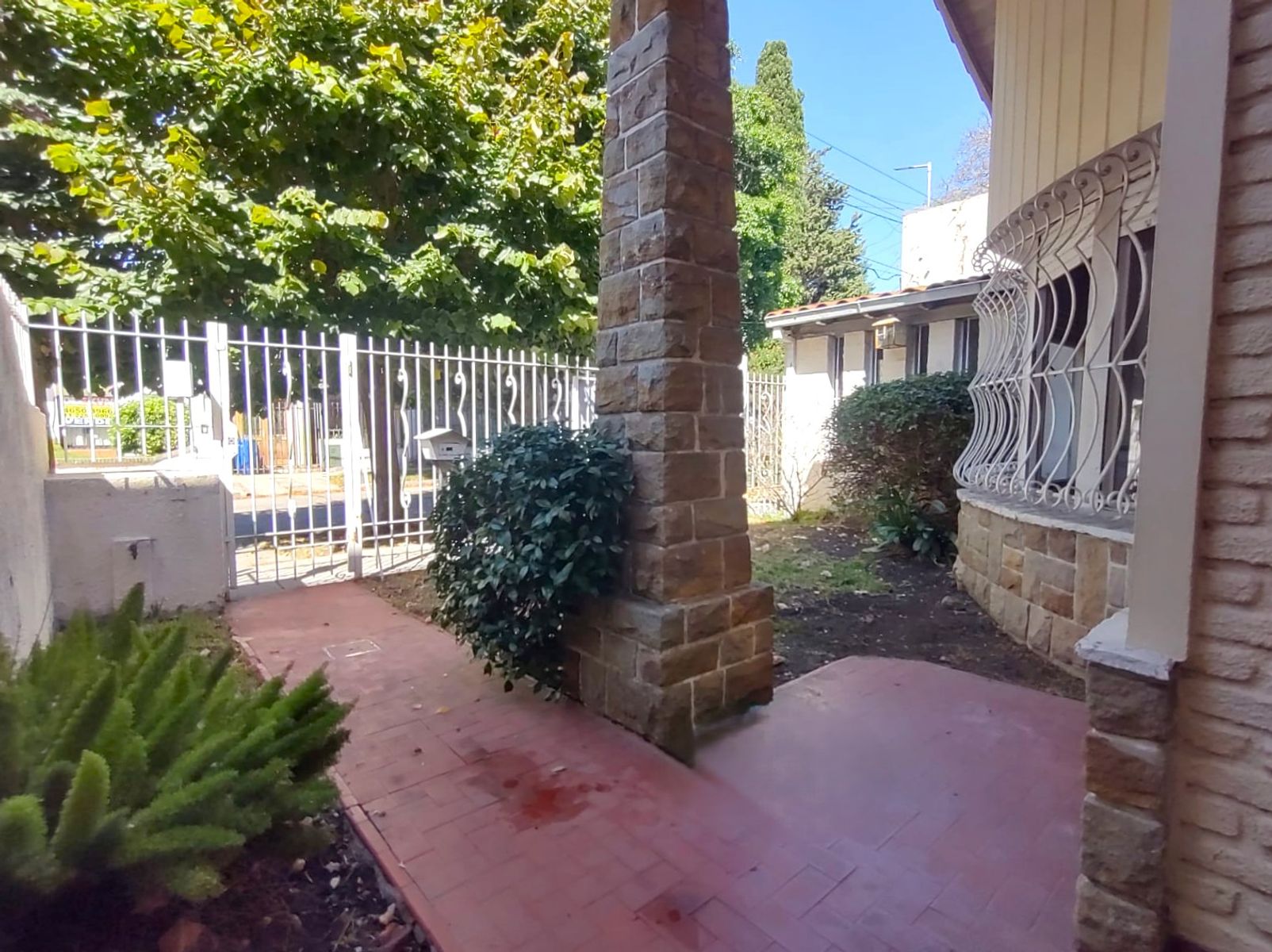 Casa en Venta 4 Amb. Bº Guemes una planta garaje jardín — foto 14