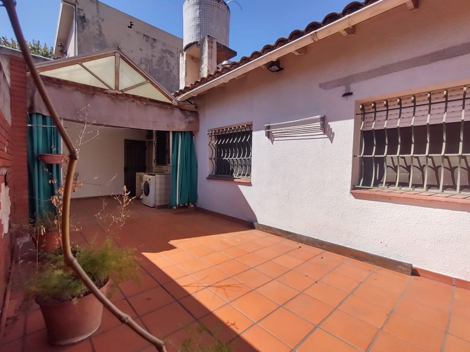 Casa en Venta 4 Amb. Bº Guemes una planta garaje jardín — foto 15