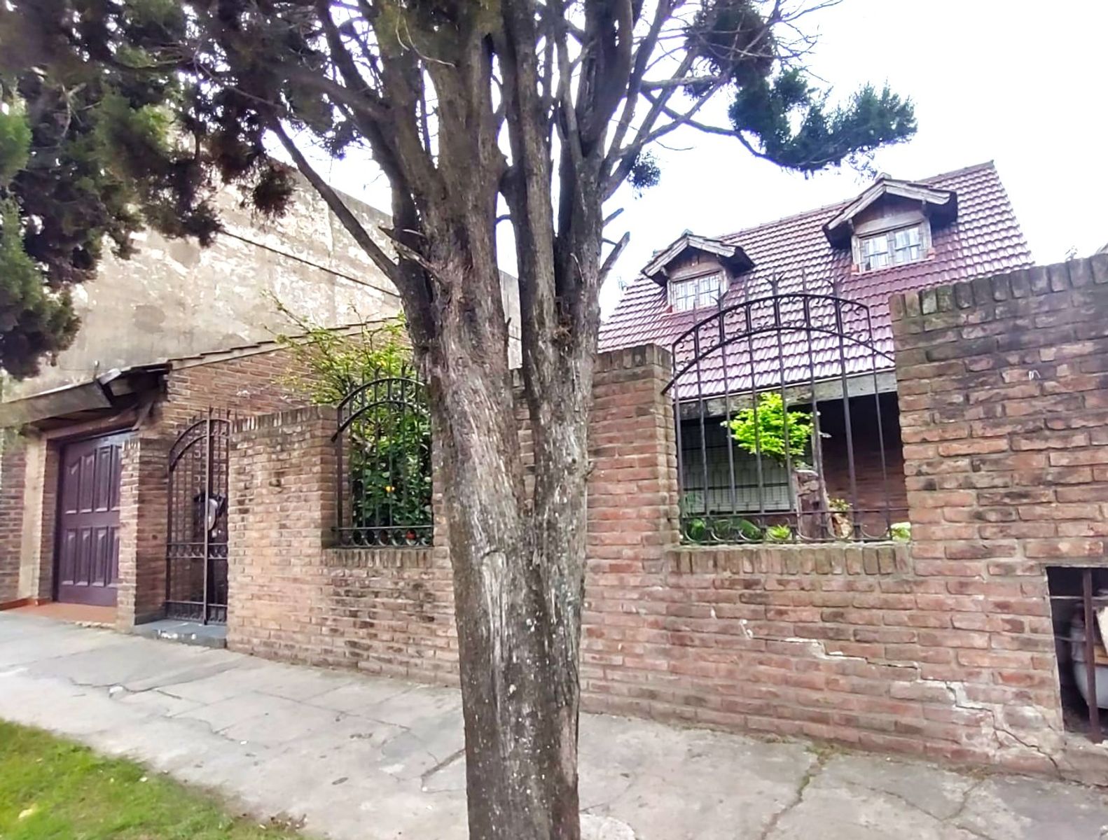 Chalet en Venta 4 Ambientes Jardín Garaje Patio El Palomar - 26